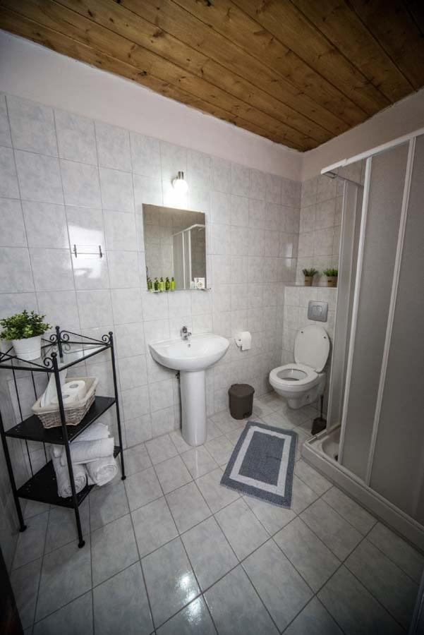 Guesthouse Nefeli Agios Athanasios  Buitenkant foto